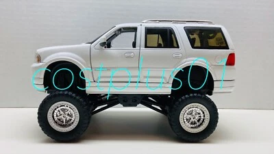 NAVEGADOR JADA ALTO PERFIL LINCOLN 1:24 BLANCO  Foto 1 de 4