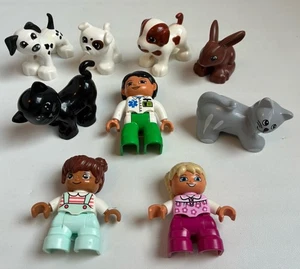 LEGO DUPLO Veterinario Veterinario Minifigura Lote 9 Animales Mascotas Perro Gato Conejito Niña - Imagen 1 de 12