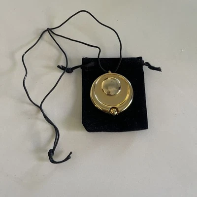 Lunar 2: Eternal PlayStation 1 Lucias 吊坠 + 仅包 Ps1- 罕见 HTF 复古 — 第 1/4 张图片