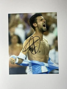 Foto autografiada 8x10 firmada por Novak Djokovic 2023 Cincinnati prueba ATP - Imagen 1 de 4