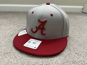 Nike Alabama Crimson Tide Team Issue Fitted Baseball Hat Gray Red Size 7 1/8 New - Picture 1 of 6
