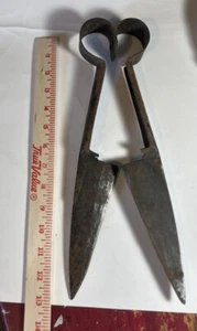 ANTIQUE VINTAGE BURGON & BALL PAT SHEEP SHEARS - Picture 1 of 11
