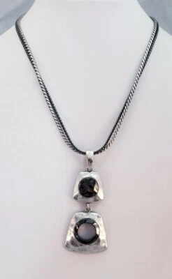 Laura Ashley Hammered Metal Industrial Style Silver Tone Pendant Necklace - Изображение 1 из 4