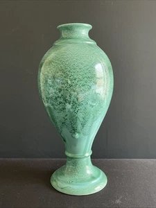 Green Glossy Vase Lamp Body - Picture 1 of 11