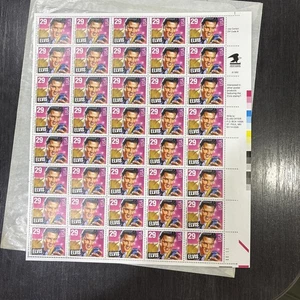 Elvis Presley 1993 US-Gedenkbriefmarke - voller 40er Bogen  - Bild 1 von 6
