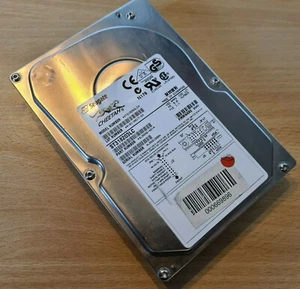 Seagate 18.2GB SCSI 80 Pin 10Krpm 3.5in HDD - ST318203LC - 9L8006-421 - Afbeelding 1 van 2