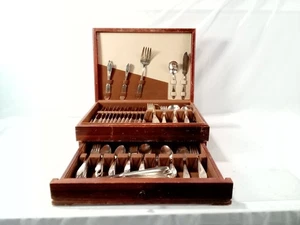 The International Silver Co. Tarnish-Resisting Chest SilverwareCutlery Set 115PC - Picture 1 of 13