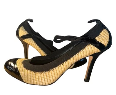 BCBG MAX AZRIA en Paja Natural y Charol Negro Tacones Mujer Talla 8 Foto 1 de 4