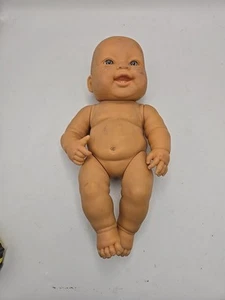 Berenguer Chubby Baby Doll vinile realistico posabile occhi azzurri snodati due denti - Foto 1 di 6
