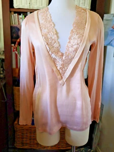 La Perla Pfirsich Seide Spitze Langarm Spitze V-Ausschnitt Shirt Größe 2 Small - Bild 1 von 7