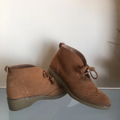 Lands End Womens Size 9.5 Brown Suede Ankle Boots Wing Tip Tassels Wedge, new - Image 1 of 4