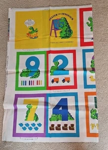 Dexter der Dinosaurier Stoff Buch Panel von Joan Messmore Cranston Druckwerke - Bild 1 von 5
