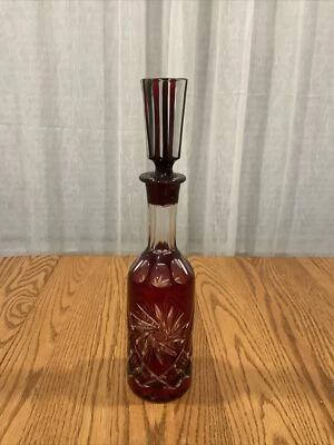 Antigua jarra de cristal de plomo bohemio checo rubí cortado a transparente con tapón Foto 1 de 4
