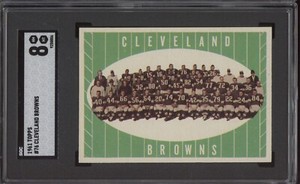 CLEVELAND BROWNS SGC 8 1961 TOPPS FOOTBALL #76 TEAM CARD 0006