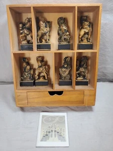 Lotto 8 sculture scolpite a mano otto statue immortali BA-XIAN con vetrina - Foto 1 di 7