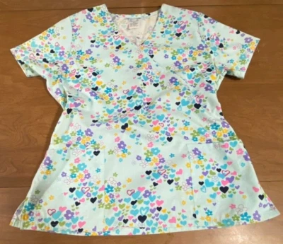 Simply Basic Women’s Small Scrub Top Floral Hearts V-Neck Medical Nursing Unifor - Image 1 of 4