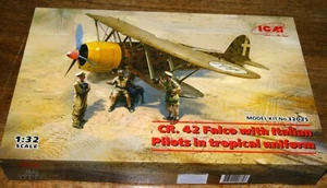 ICM 32025 : Fiat CR.42 Falco mit Italienischen Piloten Tropenuniform / Kit 1:32 - Picture 1 of 1