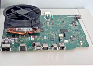 Defektes Mainboard X903296-001 + Lüfter mit Kühlkörper für Xbox One 1540 - Bild 1 von 5