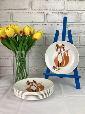 Crate and Barrel FOX Plastic Melamine 7" Plates Set of 8 - Image 1 of 4