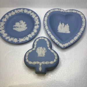 Wedgewood, 3pcs, Light Blue Wedgwood signed by John Wedgewood 1961 (England) - Picture 1 of 11