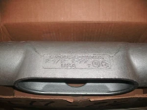 CROUSE HINDS 2-1/2" T77 FORM 7 CONDULET - 3 AVAILABLE - Picture 1 of 2