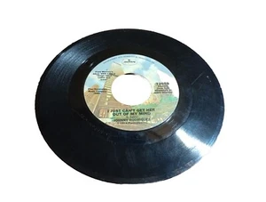 Johnny Rodriguez: I Just Can't Get Her Out Of My Mind / 45 Rpm 1975, WORN - Picture 1 of 13
