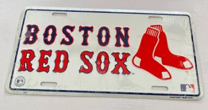 Etiqueta de metal de aluminio en relieve blanco de los Medias Rojas de Boston talla 6x12 - Imagen 1 de 3