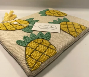 NWT 2020 Mud Pie Jute Beaded Yellow Pineapple Case With Tassel Zipper - Handbag - Picture 1 of 11