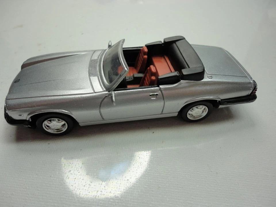 USED JAGUAR XJ-S V-12 2-DOOR CONVERTIBLE CAR  1/43 SCALE NEW-RAY METAL MODEL - Image 1 of 1