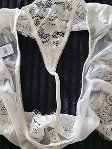 NEW 🔥 Fredericks of Hollywood White Lace Eyelash Thong Underwear G-String XL  - Picture 1 of 12