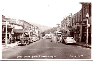 STRASSENSZENE : HOOD RIVER, OREGON : MAIN STREET : SIGNAGE : RPPC um 1948-51 - Bild 1 von 4