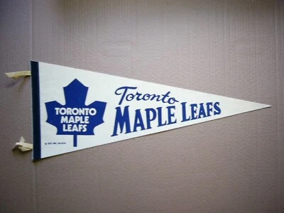 1970 NHL SERVICES TORONTO MAPLE LEAFS HOCKEY PENNANT FLAG SHARP WITH STREAMERS - Image 1 of 4