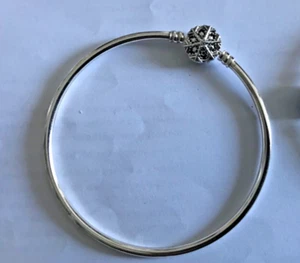 Genuine Pandora Snowflake Clasp Bangle 21cm 925 Sterling Silver - Picture 1 of 2