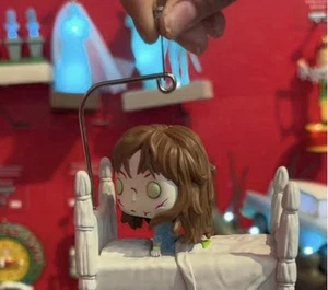 2025 Hallmark Ornament Regan Funko Pop The Exorcist-Motion Head Spins - Picture 1 of 8