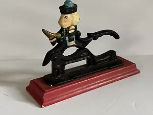 Vintage Cast Iron Metal Nutcracker Red Wood Base Pecan Walnut Soldier Christmas - Picture 1 of 9