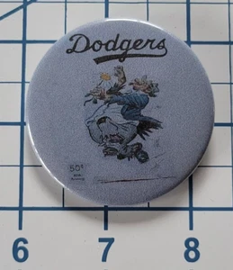 Vintage Retro Dodgers Gänseblümchen Blumen Team Pin Rückknopf 2,25 Zoll - Bild 1 von 2