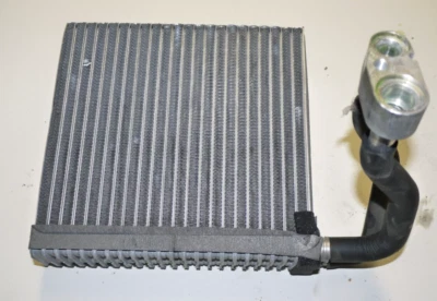 Matriz de núcleo de calefacción de aire acondicionado Volvo C30 2008 R Design 4N5H19860BE Foto 1 de 4