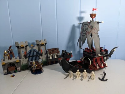 LEGO 7029 Castle Skeleton Ship Attack Complete w/ Manuals, mini-figs, box - Image 1 of 4