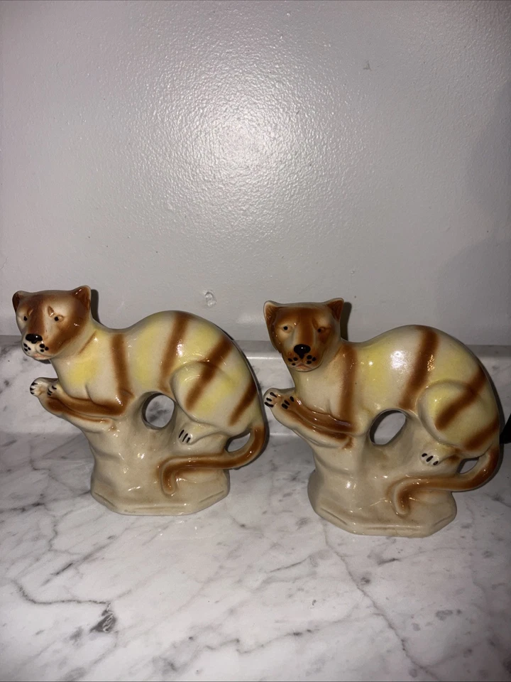 Par de estatuillas vintage de gatos a rayas de tigre Puma Jaguarundi hechas en Brasil 6" H Foto 1 de 4