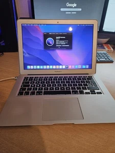 MacBook Air 13" 2015 Core i7 2,2 Ghz 8 Go 256 Go SSD Argent - Zdjęcie 1 z 5
