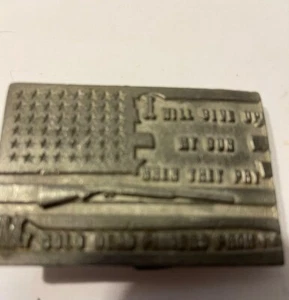 Gürtelschnalle Zinn I Will Give Up My Gun - Bild 1 von 6