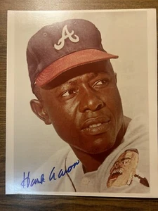 HANK AARON 8X10 SIGNED AUTOGRAPH 8x10 Photo Atlanta Braves - Picture 1 of 2