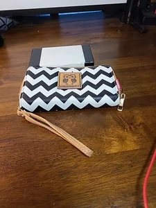 UnionBay OWL Wallet Wristlet Double Zipper 2 Compartments With Coin Section - Picture 1 of 14