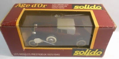 Solido 1/43 Scale Metal Model - SO222 CORD L 29 80 RED/GREY - Image 1 of 2