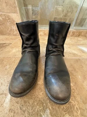 Billabong Black Leather Ankle Boots With Zipper Detail & Worn-In Style sz 9 - Image 1 of 4