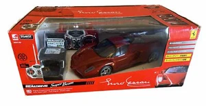 RC Enzo Ferrari Scala 1/16 82027-RD Silverlit Funzionante Faro Guida Reale - Foto 1 di 17