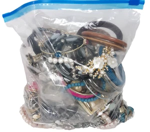 Schmuck Schublade Großpackung Konvolut meist tragbar 6 Pfund Vintage bis jetzt einige neu - Bild 1 von 8