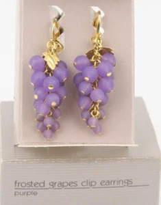 1989 Avon Frosted Purple Grapes Clip Earrings Gold Tone Dangle Drop Cluster - Picture 1 of 7