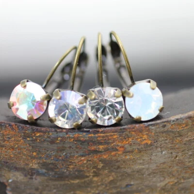 Elegante 8mm Ohrringe mit Swarovski Kristallen im Brillantschliff – Handgefertig - Bild 1 von 4