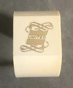 Anillo de servilleta de plástico de United Airlines - logotipo de escudo y desplazamiento - Imagen 1 de 2